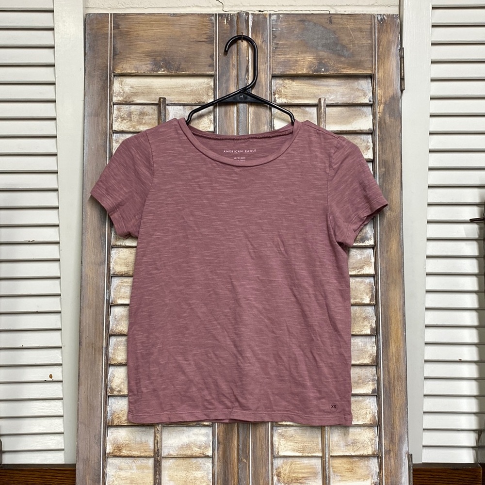 American Eagle tshirt. Size XS.